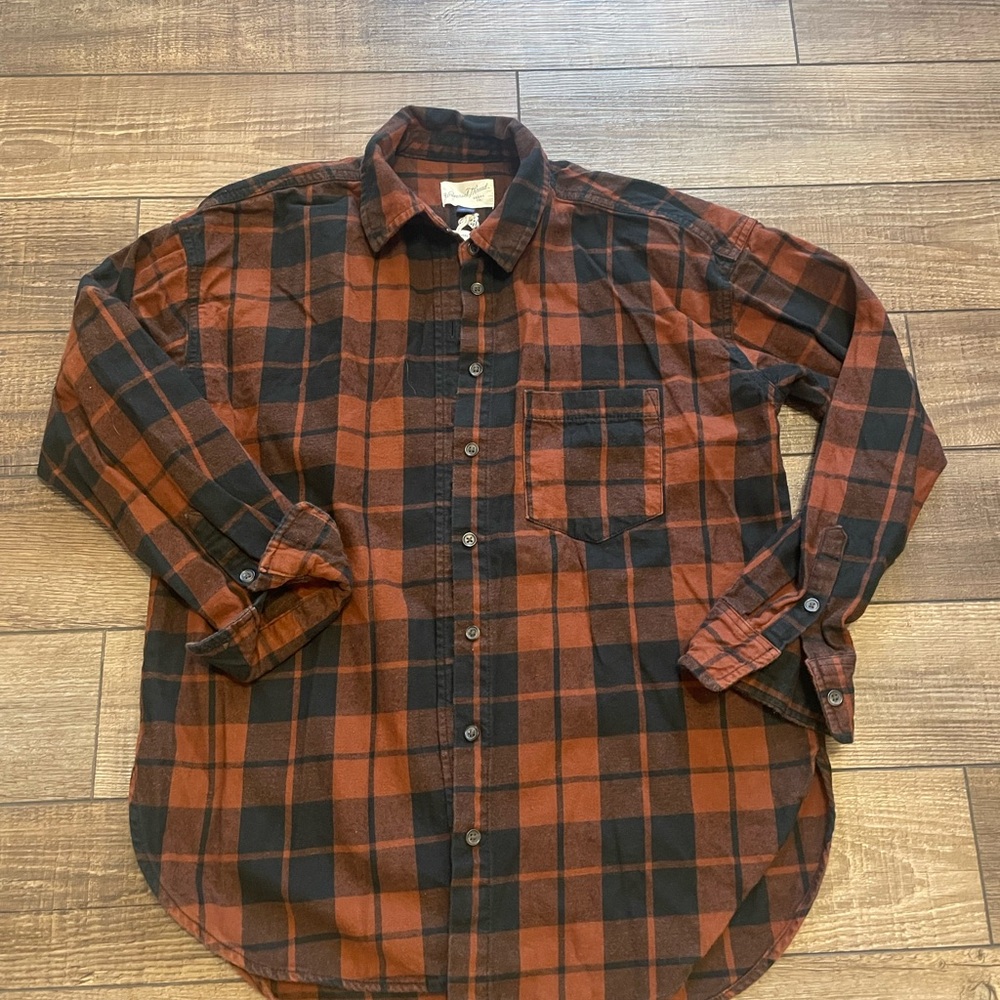 Universal Thread Women’s Plaid Shirt - Black and Brown